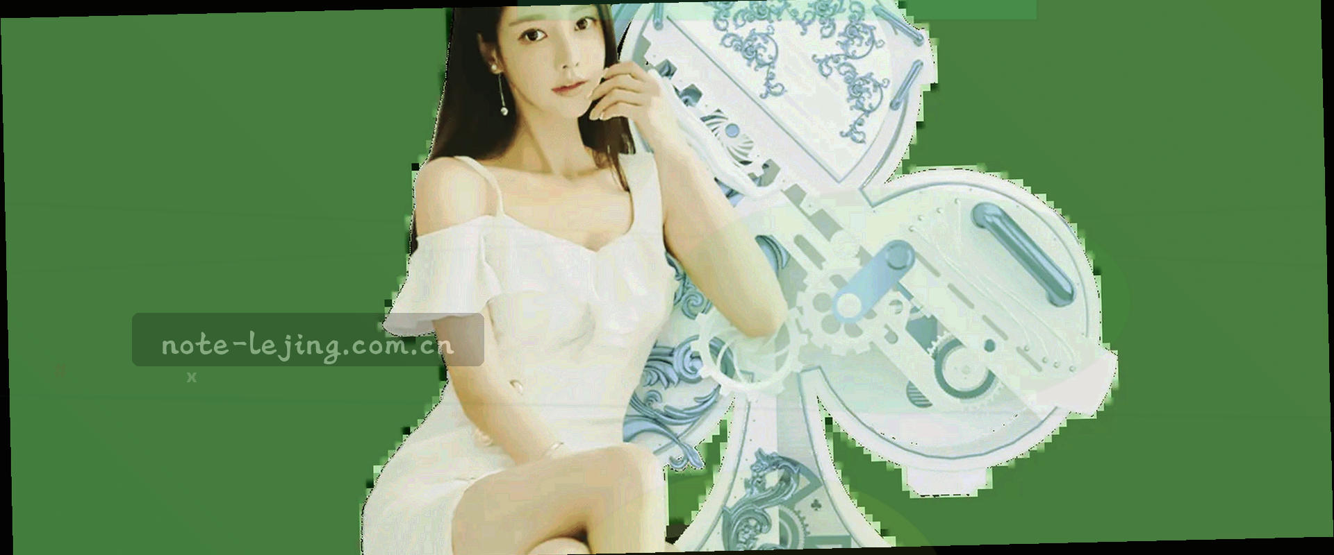 夜晚体育场灯光与水波纹